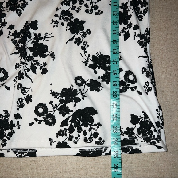 Style & Co Women's Sz M Cotton-Blend T-Shirt Blouse Short Sleeve Floral. - Picture 6 of 6